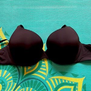 Super comfortable Victoria Secret T shirt push up bra size 38B new with tags.